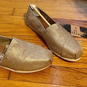 TOMS Classic Rose Gold Glimmer New in box size 7 The Venice Collection